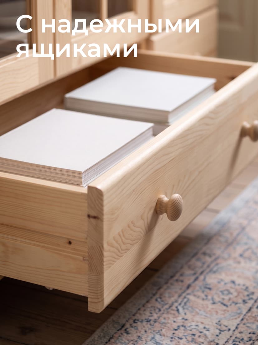 Шкаф витрина Бритта трехдверный лак